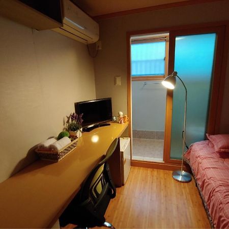 I Sleep Alone Hotell Seoul Exteriör bild